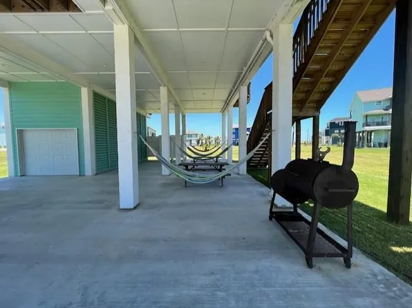 25011 Sausalito Dr, Galveston, TX 77554