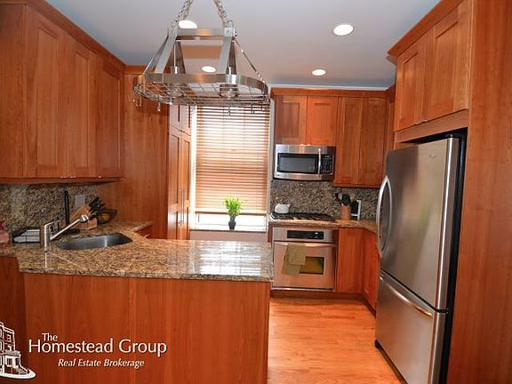 2nd image of 3612 N Bosworth Ave #1F