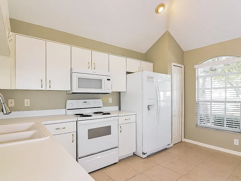 3853 Bellewater Blvd — Photo 6