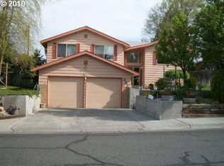 860 W Ridgeway Ave, Hermiston, OR 97838