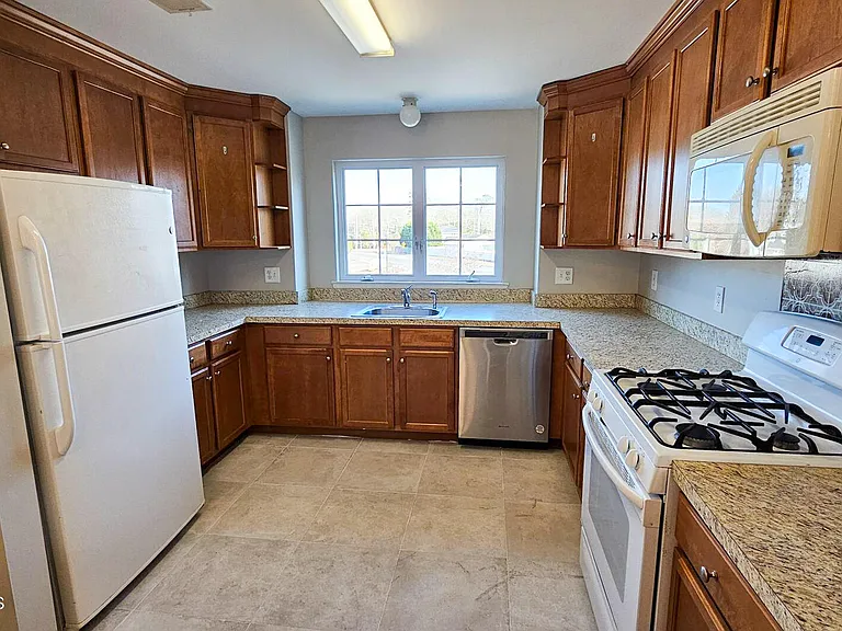 380 Radio Rd #A1 — Photo 21