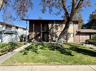 572 SW G St, Grants Pass, OR 97526