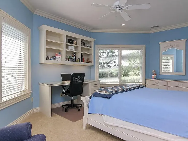 13204 Longwood Ln — Photo 20