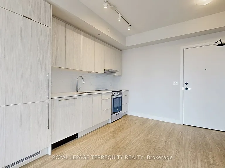 430 Square One Dr #4502 — Photo 10