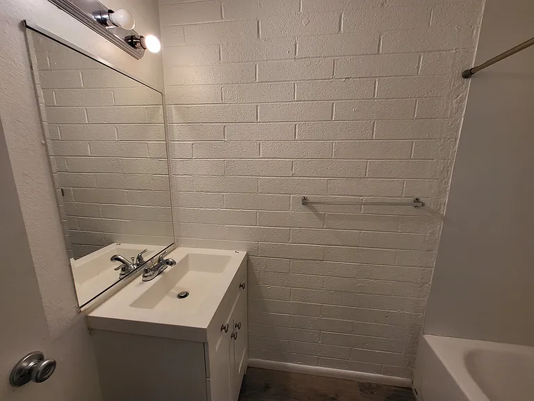 5229 N 59th Dr #1 — Photo 17