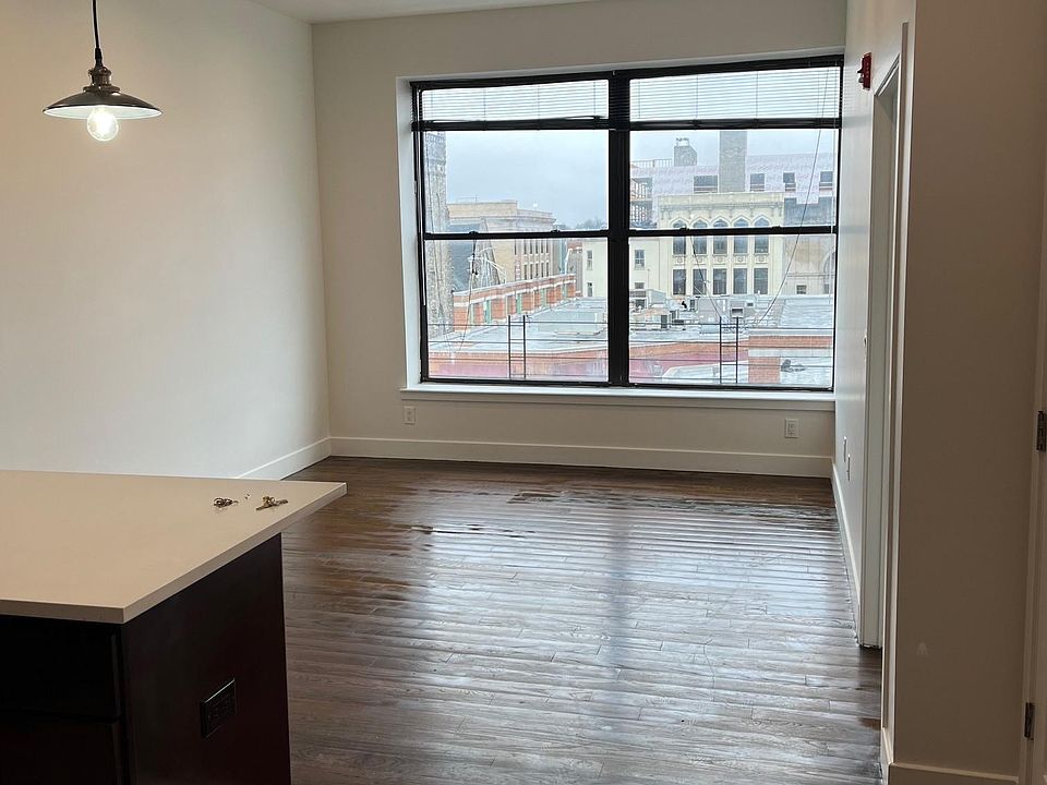1st image of 162 Main St Unit 404