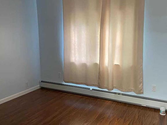 5th image of 65 Somerset Dr S