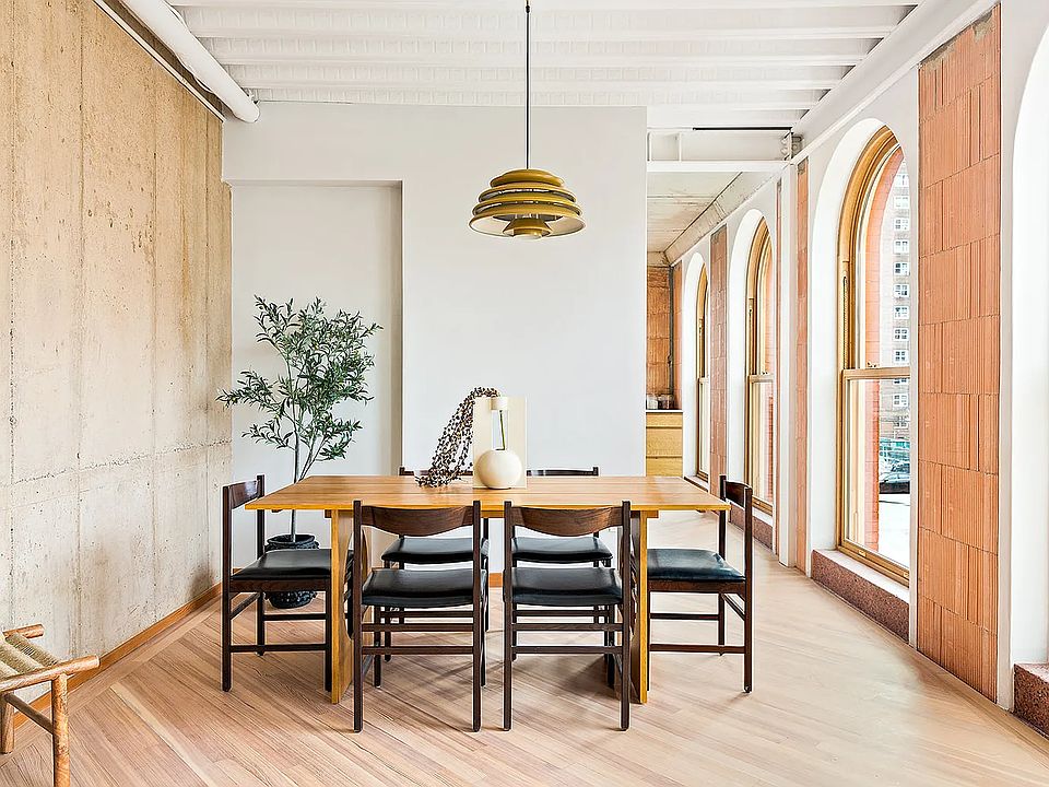 1st image of 96 King St #2