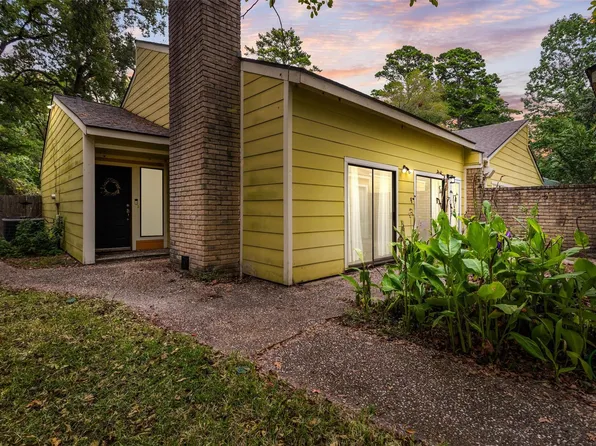 24648 Pools Creek Dr, Huntsville, TX 77320