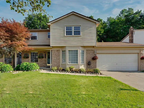44827 Leslie Ln, Canton, MI 48187