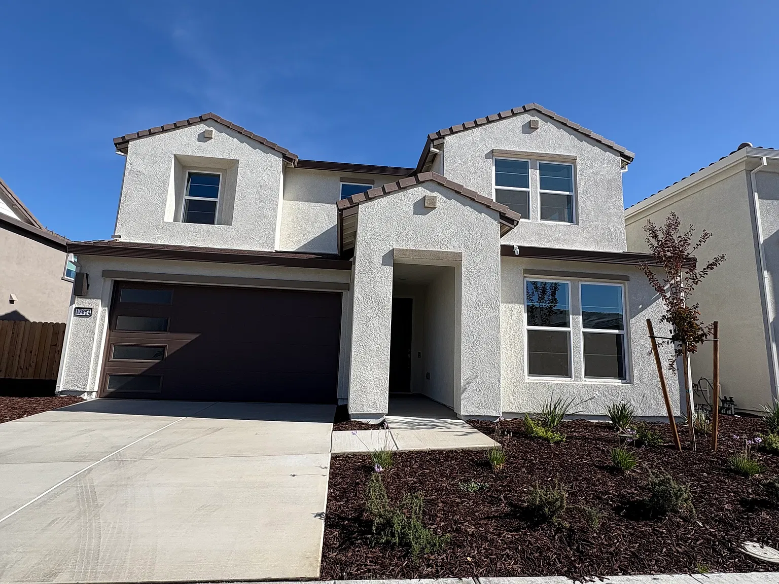 5 bed, 2925 sqft, $3,500 — Photo 1