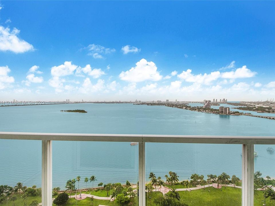 1st image of 1900 N Bayshore Dr APT 2302
