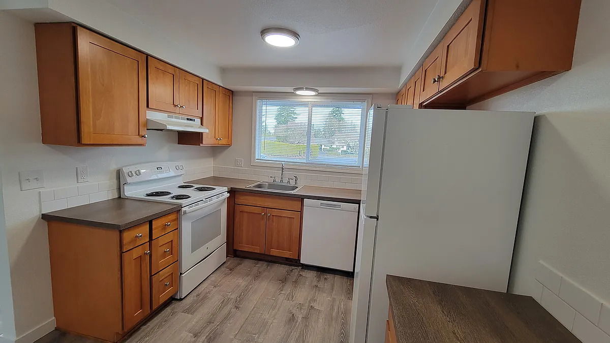 Building Photo - 21800 SE Alder Dr #7