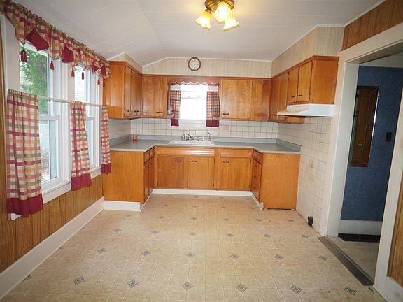2nd image of 14 Beechgrove Ave Lot 1