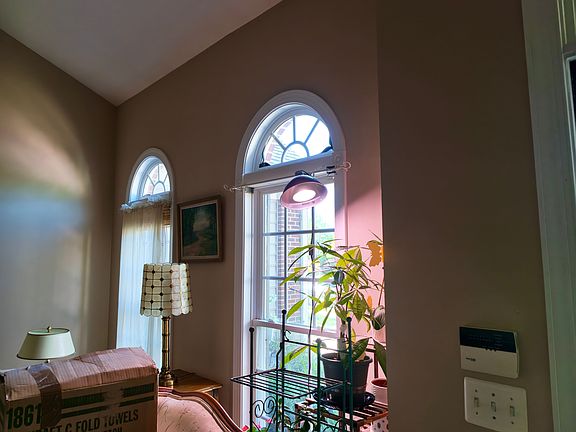 4th image of 344 Hamlet Cir