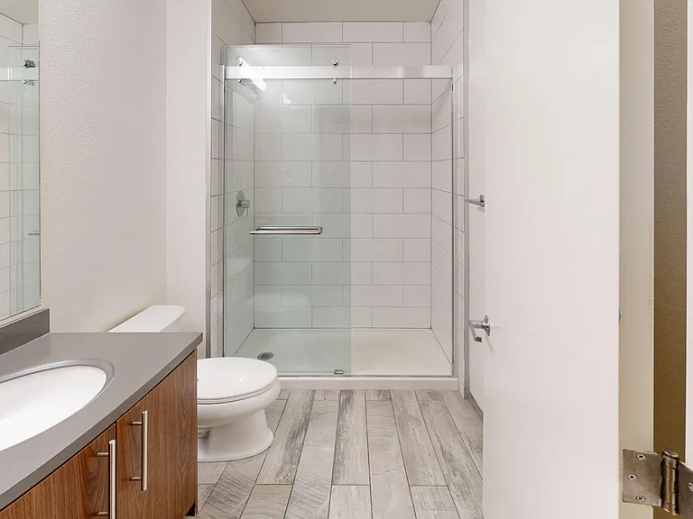 540 Leavenworth Street — Photo 17