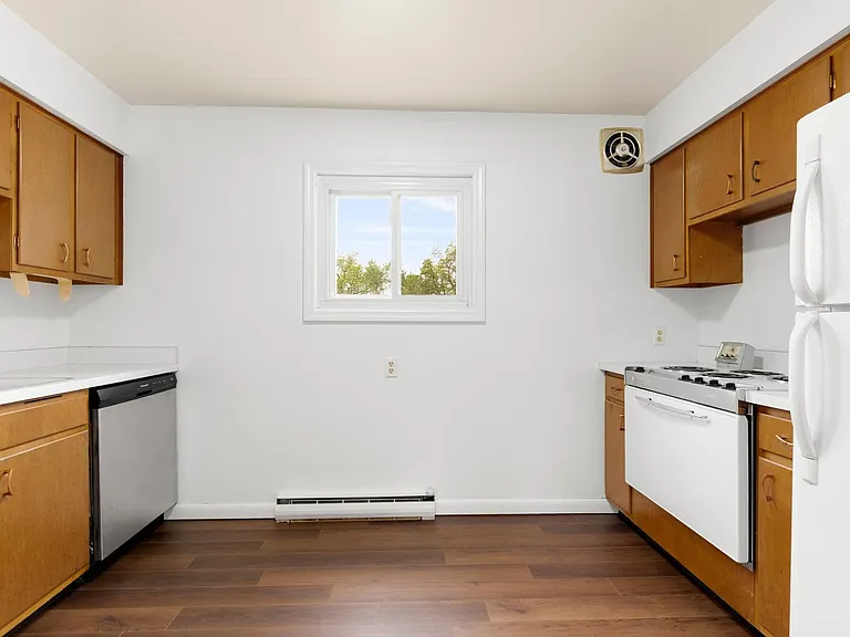 2121 Engle Rd — Photo 16