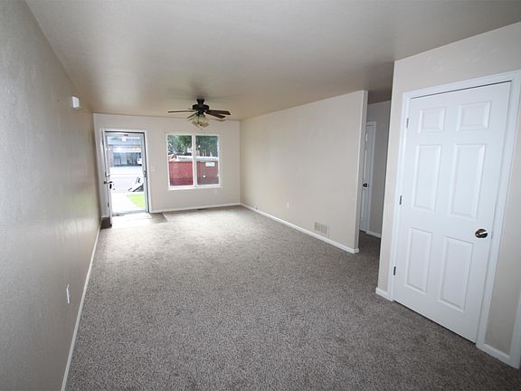 3rd image of 437 Stevens Cir