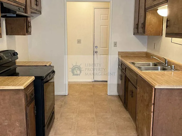 3285 Radcliff Way — Photo 4