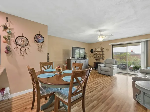395 Merrimack St APT 42, Methuen, MA 01844