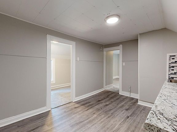 4th image of 3120 W 30th St #Up