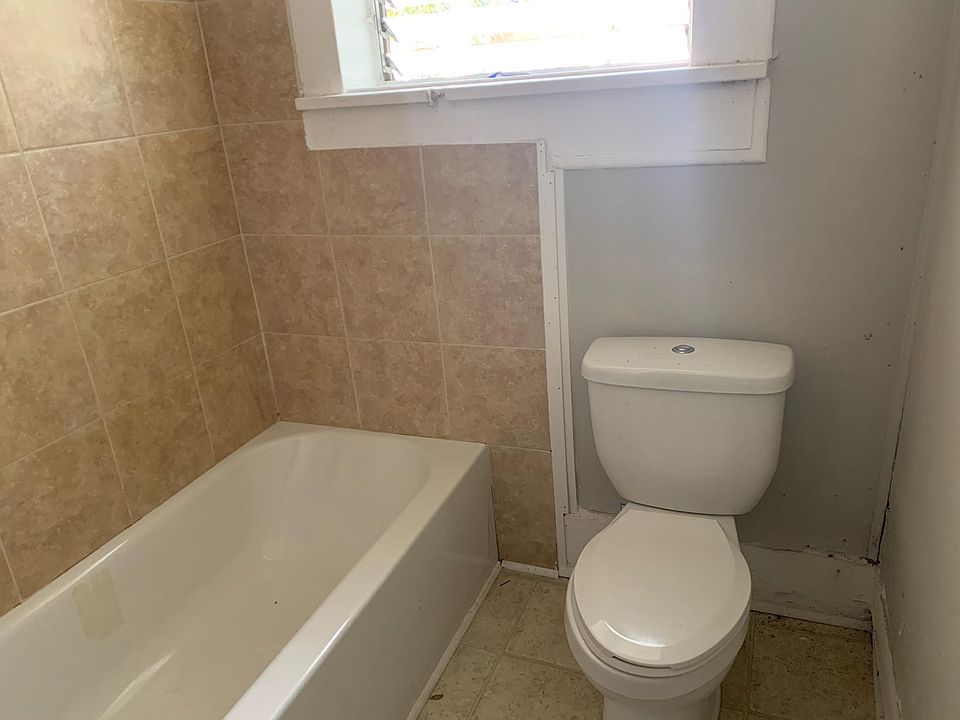 Bathroom Unit B