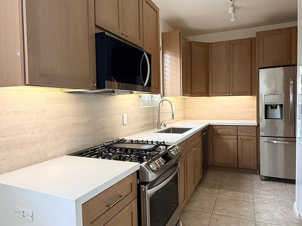 1st image of 14647 Dickens St Unit 1