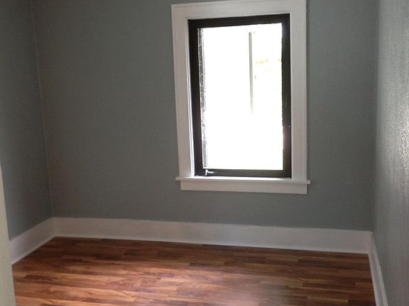 4th image of 318 Owatonna St APT 2