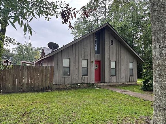 3rd image of 200 Pear St