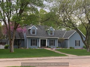 2306 Apache Rd, Grand Island, NE 68801