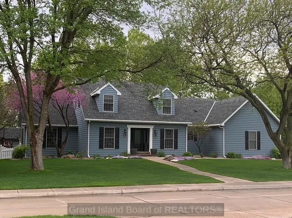 2306 Apache Rd, Grand Island, NE 68801