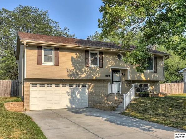 11416 Westmont Dr, Omaha, NE 68138
