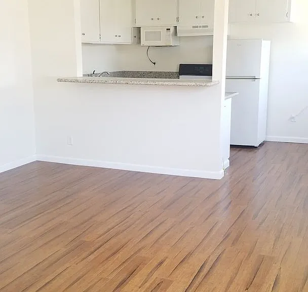 2937 S Orange Dr — Photo 3