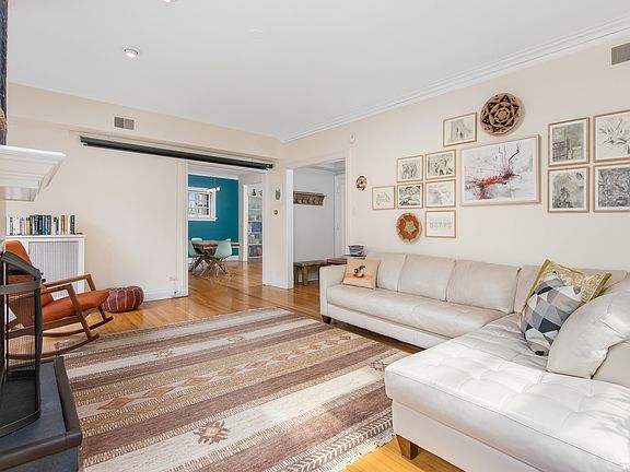 3rd image of 3167 N Cambridge Ave APT 2