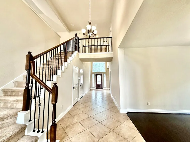 11006 Glenrothers Dr — Photo 2