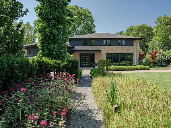 24199 Shaker Blvd, Shaker Heights, OH 44122