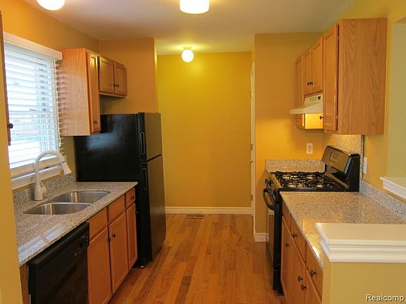 4th image of 2724 Wolcott St #7