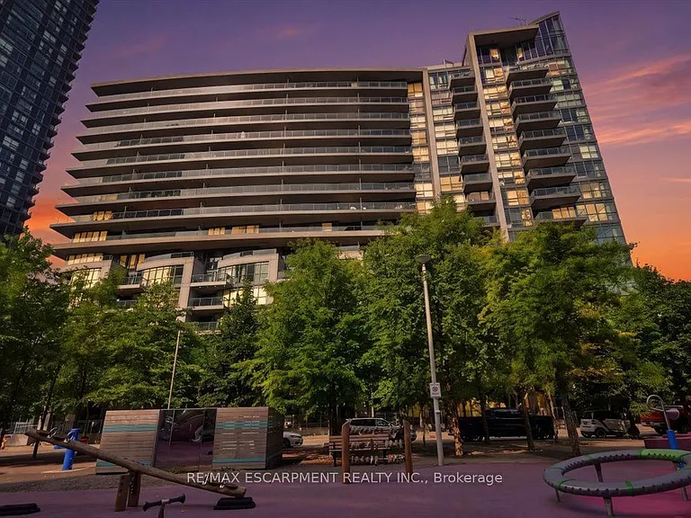 209 Fort York Blvd #676 — Photo 29