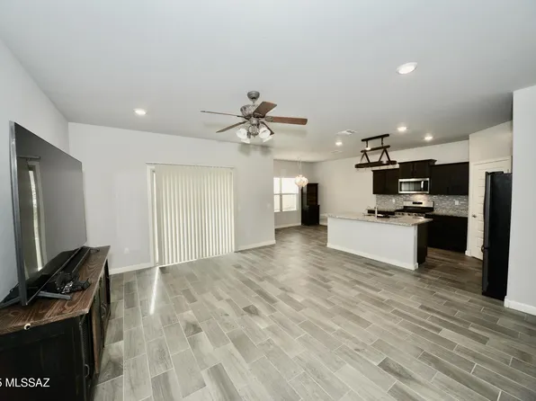 1129 W Valley Meadow Ln, Sahuarita, AZ 85629