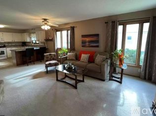 910 2nd St NE, Roseau, MN 56751