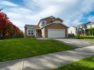 1841 Apple Valley Rd, Bolingbrook, IL 60490