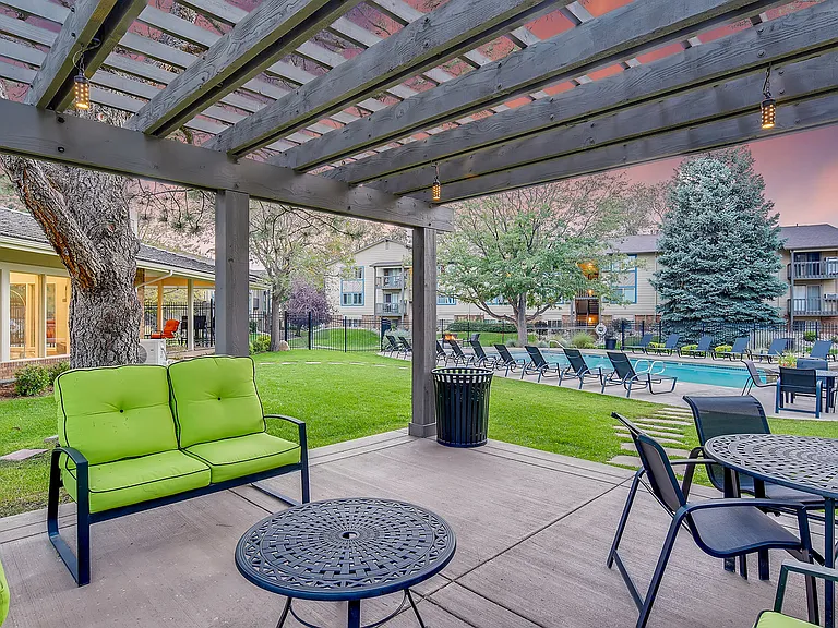 Clearview Apartments 4842-print-042-038-Exterior