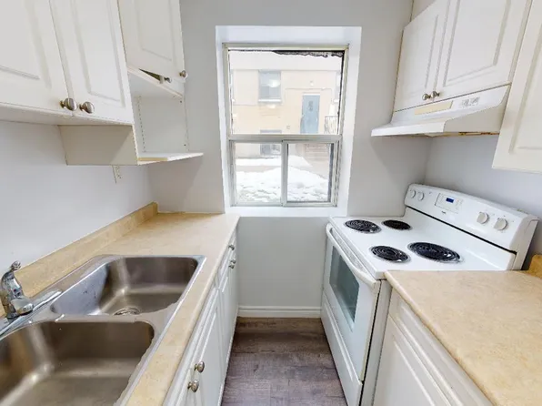 Grand Avenue Apartments