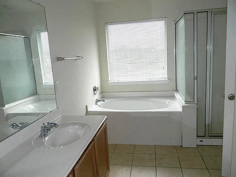 11520 Jacinth Ct — Photo 6