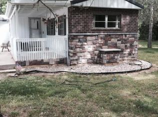 15565 Gary Ln, Bath, MI 48808