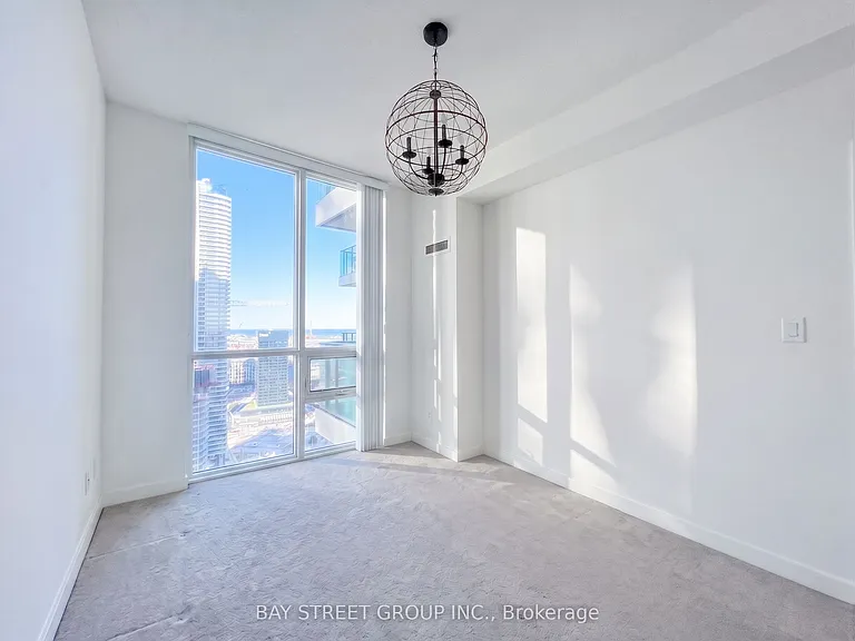 33 Bay St #4205 — Photo 6