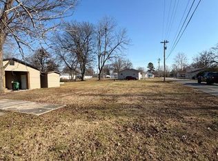 1620 Thomas St, Poplar Bluff, MO 63901