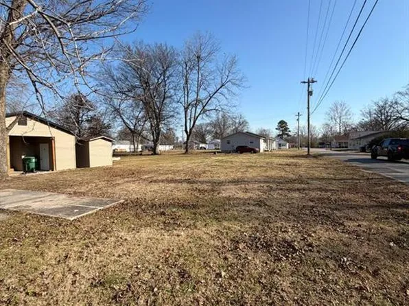 1620 Thomas St, Poplar Bluff, MO 63901