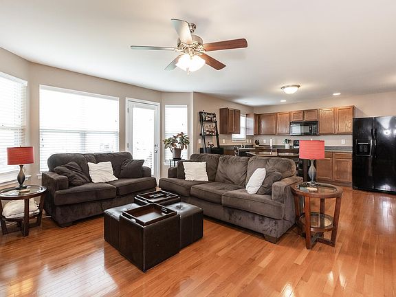 5th image of 843 Foxgrove Dr