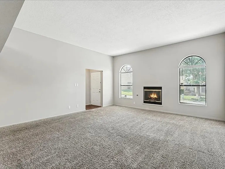 7901 Cockatoo Ln NE — Photo 7
